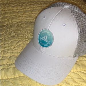 adidas hat, brand new only worn ONCE!